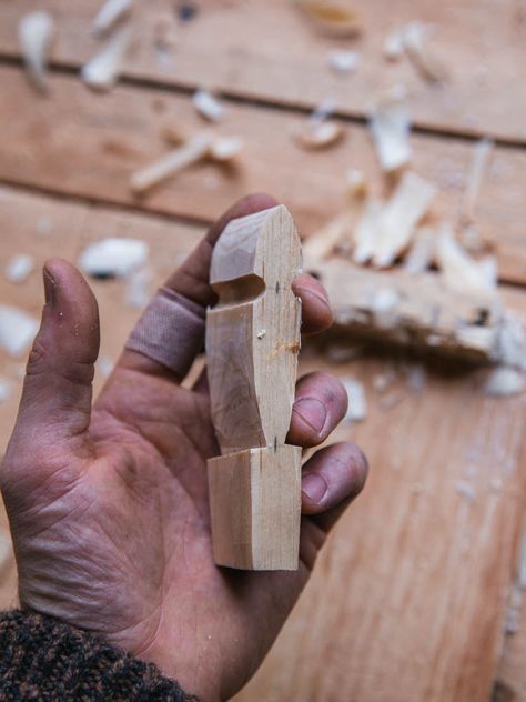 White Birch Trees, Green Woodworking, Bird Carving, Fan Style, Carving Wood, Bird Tree, Wooden Bird, Carving Ideas, Whittling