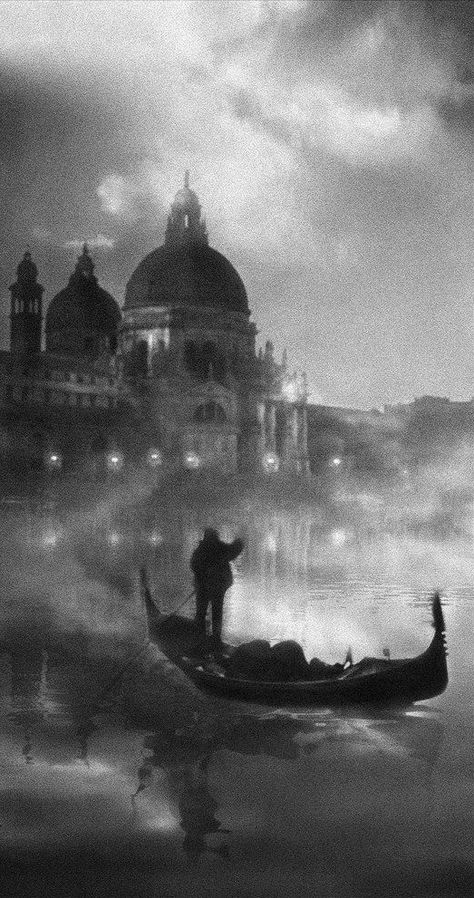 Photo Vintage, Black N White Images, Black White Photos, Bw Photo, Black And White Pictures, Black And White Photographs, Pics Art, Venice Italy, White Photography