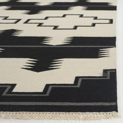 Southwestern Rugs to Match Your Unique Style | Rugs Direct Ralph Lauren Decor, Native Rugs, Ralph Lauren Rugs, Southwestern Rugs, Western Rugs, Los Angeles Apartments, Rugs Direct, Navajo Weaving, Navajo Rugs