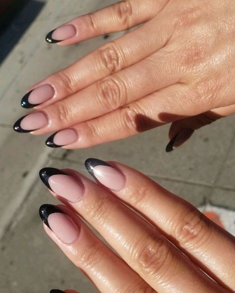 Estasha of Heart & Sol Nails on Instagram: “Black french tip with secret bb blk holo stars for my girl @stephaniejung  Swipe to see her previous set looking perfect after 4 weeks…” Rounded Acrylic Nails, Oval Acrylic Nails, Black French Nails, Black Almond Nails, Pro Nails, Black French Tip, Nails French Tip, Female Rage, Natural Nail Art