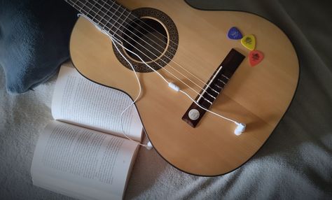 aesthetic guitar Guitar Pc Wallpaper, Guitar Astethic, Aesthetic Guitar, Guitar Aesthetic, Playlist Covers Photos, Guitar Girl, Laptop Wallpaper, Girl Wallpaper, Wallpaper Pc