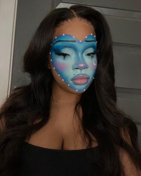 Creative Full Face Makeup, Heart Makeup Look Full Face, Funny Makeup Looks, Face Paint Makeup Looks, Crazy Halloween Makeup, Heart Face Makeup, Heart Makeup, Holloween Makeup, Creepy Makeup