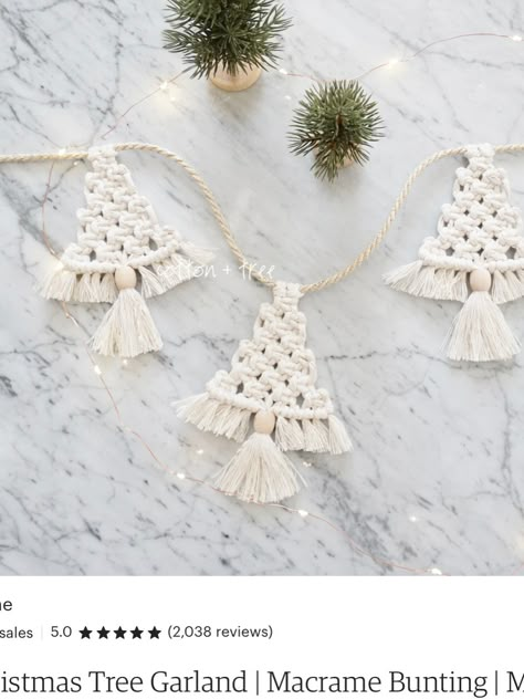 Macrame Christmas Tree Garland, Christmas Macrame Garland, Christmas Ornaments 2023, Macrame Bunting, Macrame Garland Diy, Crafts With Ribbon, Christmas Macrame Ideas, Macrame Christmas, Christmas Macrame