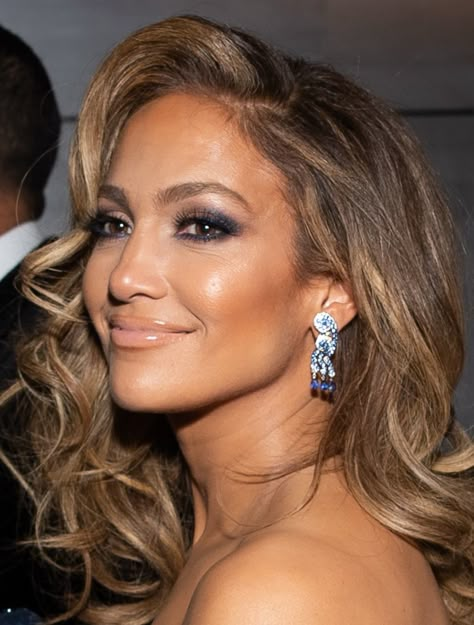 Jlo Make Up Looks, Jenifer Lopez Hair Color, Jennifer Lopez Hair Styles, Jlo Hairstyles, Jlo Hair Colors, Jennifer Lopez Hair Color, Custome Ideas, Jlo Makeup, Jennifer Lopez Makeup