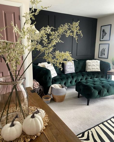 Elegant and Dramatic Lounge Ideas Green Sofa, Moody Living Room Green Sofa, Green Sofa Black Wall, Dark Green Couch Aesthetic, Dark Green Velvet Sofa Living Room, Forest Green Couch Living Room, Forest Green Sofa Living Room Ideas, Velvet Green Couch Living Room, Green Velvet Sofa Color Combinations