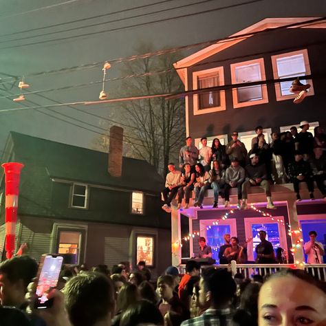 Umich block party #blockparty #collegeparty #umich #uofm #universityofmichigan College Frat Party Aesthetic, U Of M University Of Michigan, University Of Michigan Party, College Town Aesthetic, University Party Aesthetic, College Life Aesthetic Party, Frat Aesthetic, College Aesthetic Party, Umich Aesthetic