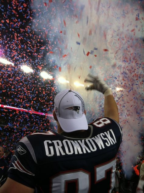 We're going to the 'ship! Gronk Patriots, Go Pats, England Sports, New England Patriots Football, Rob Gronkowski, Gillette Stadium, Patriots Fans, Boston Strong, Patriots Football