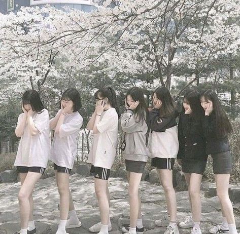 7 Girls Squad Aesthetic, 7 Girls Squad, Squad Aesthetic, Ulzzang Squad, Girls Squad, Six Girl, Mode Ulzzang, Bff Matching, Korean Picture