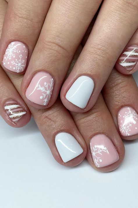 Nails Gels, Trendy Winter Nails, Snowflake Nail Design, Winter Nail Ideas, Red Nail Art Designs, Holiday Nails Christmas, Red Acrylic Nails, Christmas Gel Nails, Pink Winter