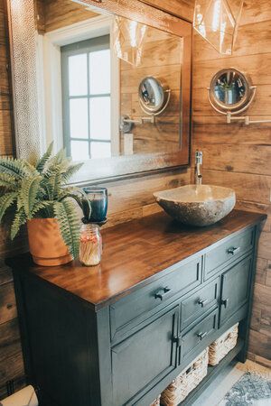 A Master Bathroom Fairytale Unique Bathroom Ideas, Bathroom Renovation Diy, Bungalow Kitchen, Renovation Diy, Living Room Reveal, Cabin Bathrooms, Spa Style, Home Decor Quotes, Wooden Bathroom