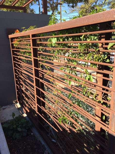 Interesting idea for breaking up a garden space - great colour that changes in different light Rebar Gates, Rebar Fencing, Yoga Yurt, Rebar Fence, Rebar Railing, Backyard Trellis, Garden Dividers, Rustic Fence, Timber Fencing