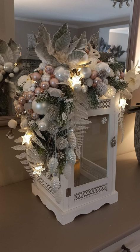 Winter Lantern Ideas, Christmas Lanterns Decorated Diy, Christmas Lanterns Decorated, Decorating Lanterns, Xmas Lanterns, Decorate Lantern, Winter Lantern, Holiday Lanterns, Winter Centerpieces