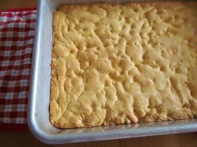 Ingredients:  For the Blondies  1 box yellow cake mix  2 large eggs  ½ cup unsalted butter, melted  1 cup white chocolate chips  1 cup walnuts, chopped (optional)      For the Sauce  1 can (14 oz.) sweetened condensed milk  6 tbsp. maple syrup  2 tbsp. butter, melted Cake Mix Blondies, Maple Butter Sauce, Cake Mix Bars, Cake Mix Brownies, Best Cake Mix, Chocolate Blondies, White Chocolate Blondies, Cake Mix Desserts, White Chocolate Cake