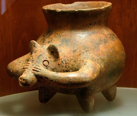 What Have I Done, Mexican Table, Central Plaza, Beginner Pottery, Ancient Pottery, Ancient Animals, Ancient Sculpture, Ceramics Pottery Art, Pottery Sculpture