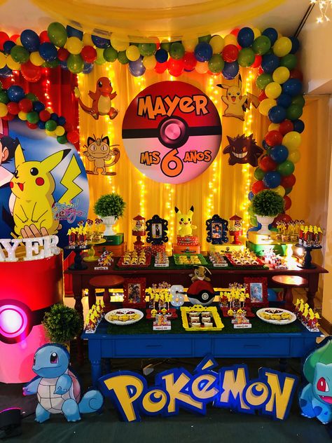 CandyBar decorado con temática Pokemon Pokemon Birthday Party Themes, Pokemon Party Ideas Decoration, Pikachu Birthday Party Ideas, Pokemon Centerpieces, Pokemon Birthday Party Decorations, Pokemon Decorations, Pokémon Birthday Party, Pokemon Party Ideas, Pokemon Birthday Party Ideas