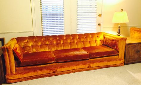 Beautiful Vintage tuffed orange velvet couch a original by lee harvey for MADDOX – Haute Juice Orange Velvet Couch, Vintage Velvet Sofa, Gothic Home Decor Ideas, Couch Material, Antique Couch, Orange Couch, Antique Coffee Tables, Vintage Couch, Glam Furniture