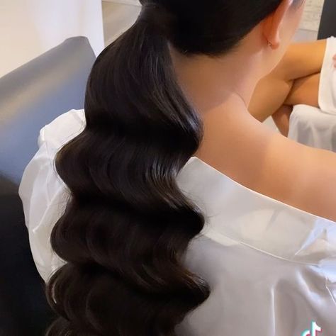 Kristina Youssef - K Y K ® on Instagram: “Trick to Create Longer Ponytail by @kykhair 🎦 Play Share and Enjoy ______________________________ Styling Tool @h2dhaircare Model…” Arabic Hairstyles, Glow Hair, Bridal Hairdo, Evening Hairstyles, Wedding Guest Hairstyles, Long Hair Wedding Styles, Arab Beauty, Retro Hairstyles, Styling Tools