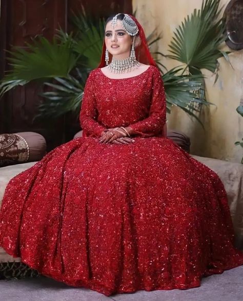 Lehnga Designs 2023, Red Bridal Lehenga Pakistani, Red Wedding Gowns, Red Bridal Dress, Red Wedding Dress, Latest Bridal Dresses, Bridal Dresses Pakistan, Bridal Lehenga Red, Pakistani Wedding Outfits