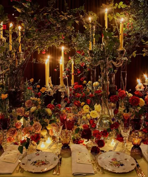 Easy Lunch Ideas, Dream Wedding Decorations, Dark Wedding, Dark Romantic, Elegant Dinner, Best Wedding Planner, Easy Lunch, Quick Healthy, Wedding Mood