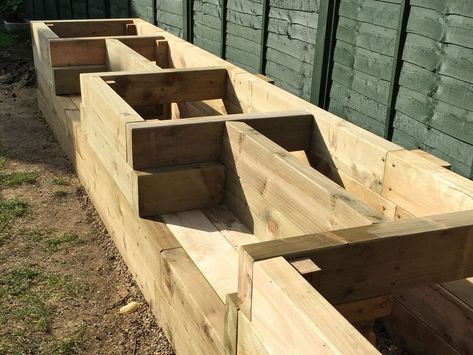 Raised Beds Sleepers, Railway Sleepers Garden, Sleepers In Garden, Seating Bench, Raised Garden Bed Plans, Building Raised Garden Beds, Railway Sleepers, Raised Flower Beds, Pinterest Garden