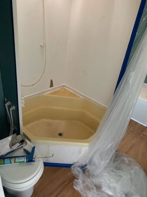 Easiest Camper Tub Makeover - Fearless DIY Camper Shower Renovation, Diy Camper Shower Remodel, Camper Bathtub Remodel, Plastic Shower Makeover, Camper Bathroom Renovation, Rv Shower Remodel Diy, Small Camper Bathroom Remodel, Camper Shower Remodel, Camper Bathroom Remodel