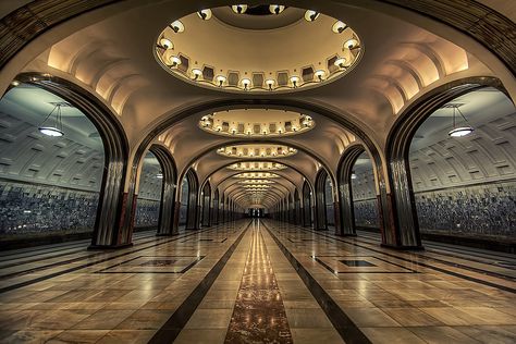 Kievskaya, Mayakovskaya And Park Pobedy Stations, Moscow, Russia - 15+ Of The Most Beautiful Metro Stations In The World Mosca Russia, Architecture Cool, Moscow Metro, Metro System, Russian Architecture, Russia Travel, U Bahn, The Ceiling, Metro Station