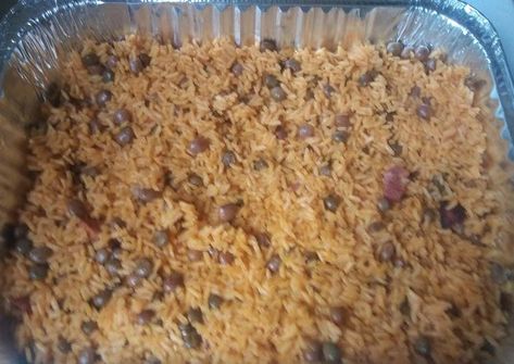 The ingredients needed to make Rice and gandules:Instructions to make Rice and gandules: Gandule Rice Recipe Hawaii, Rice And Gandules, Arroz Con Gandules Recipe, Spanish Rice Recipe, Parboiled Rice, Hawaiian Dishes, Pigeon Peas, Incredible Edibles, Spanish Rice