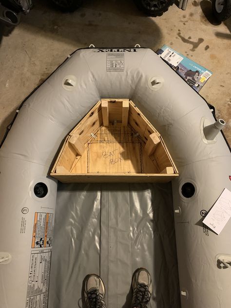 Here’s one of several “in progress” pics of my Mariner 4 mods.   This is the battery box seat for the bow of the boat about 2/3 done Jon Boat Bass Boat Conversion, Bow Fishing Boat, Engine Stands, Fishing Storage, Hunting Diy, Canoe Boat, Nitro Boats, Boat Battery, Aluminum Fishing Boats Modification