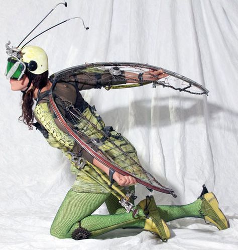 Best Diy Costumes, Fly Costume, James And Giant Peach, Bug Costume, Themed Halloween Costumes, Homemade Costume, Halloween Costume Idea, Costume Works, Grasshoppers