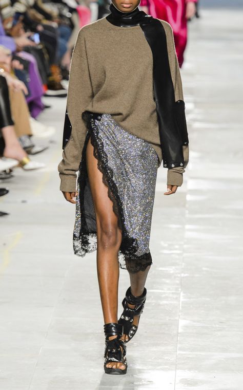 Christopher Kane Embellished Alpaca-Blend Latex Knit Sweater Chic Luxury Lace Skirt, Luxury Sheer Chic Skirt, 19s Fashion, Mini Skirt Runway, Moda Operandi Dress, Maxi Skirt Runway 2022, Minimal Stil, Sheer Skirt Runway, Lace Midi Skirt