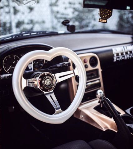 Car Interior Diy, Girly Car Accessories, Car Deco, Cool Car Accessories, Driver License, Girly Car, Cute Car Accessories, Street Racing Cars, White Car