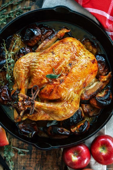 Cast Iron Roast, Cast Iron Roasted Chicken, Autumn Meals, Turkey Now, Iron Skillet Recipes, Cast Iron Skillet Recipes, Oven Roasted Chicken, Cast Iron Recipes, Roast Chicken Recipes