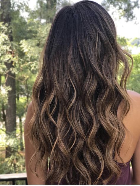 Natural Highlights Brunette Hair, Darker Bronde Balayage, Faded Highlights Brunettes, Black Hair With Lowlights Balayage, Dark Brown To Light Brown Balayage, Balayage Beige, Brunette Hair Color With Highlights, Kylie Hair, Balayage Hair Caramel