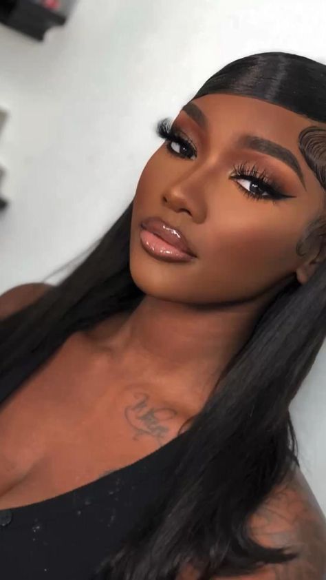 Prom Makeup Black Women, Prom Makeup Black, Black Women Makeup Looks, Brown Makeup Looks, Bold Glamour, Flawless Face Makeup, Birthday Makeup Looks, Gorgeous Makeup Looks, Gold Makeup Looks