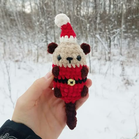 Crochet Crismas Ideas, Christmas Crochet Aesthetic, Crochet Christmas Party Favors, Cute Christmas Crochet Ideas, Santa Crochet, Cute Crochet Christmas Gifts, Crochet Animals Christmas, Boyfriend Crochet Gift, Mini Christmas Crochet