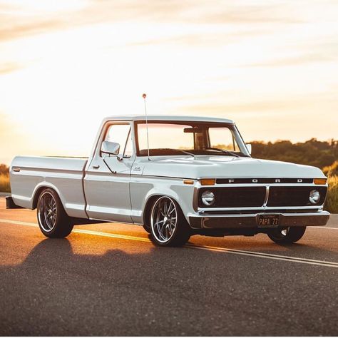 The Most Amazing Old Trucks - White Classic Ford Truck. Squarebody Ford Truck in the sunset. Tips and ideas for classic trucks owners.  #classictrucks #fordtrucks #oldtrucks #squarebody #squarebodyford Ford 79, Custom Lifted Trucks, Studebaker Trucks, Suv For Sale, Old Ford Trucks, Classic Ford Trucks, Old Pickup, Old Pickup Trucks, Truck Yeah