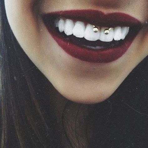 Piercing Alla Lingua, Ušný Piercing, Piercing Bouche, Mouth Piercings, Inspo Pictures, Helix Piercings, Piercing Inspo, Septum Piercings, Smiley Piercing