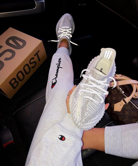 Fanamss on Instagram: “Yeezy 350 static available at @presentedby  X @klekt ♥️ ____________________________________________________________…” Yeezy Shoes Outfit, Yeezy Outfit, Yeezy Sneakers, Nike Air Shoes, Gucci Sneakers, Fresh Shoes, Yeezy 350, Hype Shoes, Aesthetic Shoes