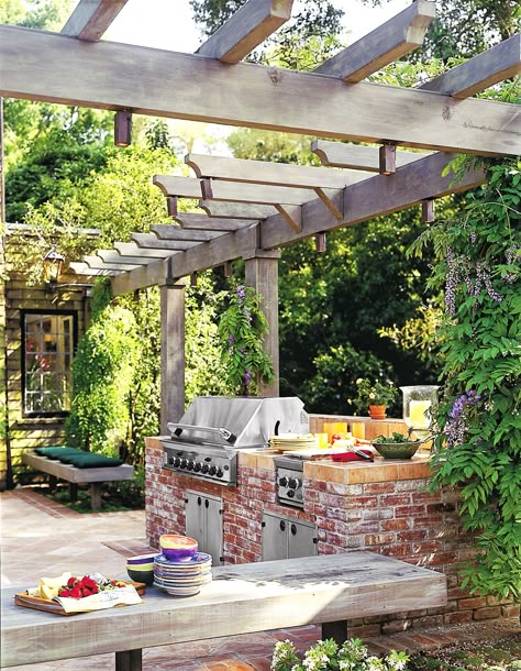 Read This Before You Put In an Outdoor Kitchen - This Old House Outdoor Kitchen Countertops, Outdoor Kitchen Bars, Outdoor Kitchen Appliances, Bbq Island, Built In Bbq, Outdoor Kitchen Design Layout, Kitchen Designs Layout, Diy Outdoor Kitchen, Kitchen Plans