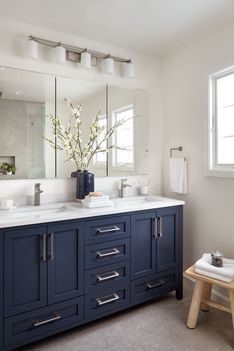 Blue Bathroom Cabinets Vanities, Navy Blue Bathroom Cabinets, Navy Blue Cabinet, Blue Bathroom Cabinets, Blue Shaker Cabinets, Blue White Bathrooms, Dark Blue Bathrooms, Bathroom Cabinet Colors, Navy Blue Bathroom