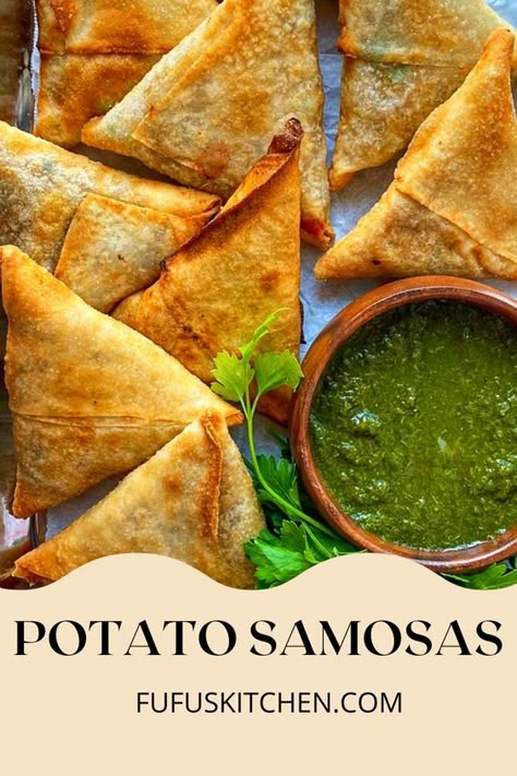 Samosa Potato Filling, Indian Samosa Recipe Potatoes, Indian Food Samosa, Homemade Samosas Indian, Samosa Recipe Potato, Samosa With Tortilla, Pakistani Samosa Recipe, Homemade Samoas Indian, Sweet Potato Samosa