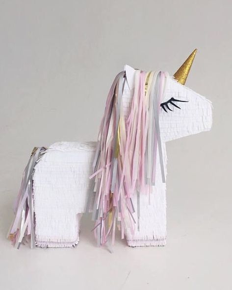 Pinata Unicorn, Unicorn Birthday Party Cake, Toddler Girl Birthday Party, Kids Unicorn Party, Unicorn Pinata, 1st Birthday Girl Decorations, 5th Birthday Party Ideas, Diy Pinata, Creative Kids Crafts