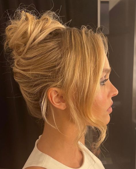 Lily Rose Depp The Idol Hair, Lily Rose Depp Updo, Lily Rose Drop Hair, Lily Rose Depp Hairstyles, Loose High Bun, 90s Wedding Hair, Court Hairstyles, Lily Rose Depp Hair, Messy Updo Hairstyles