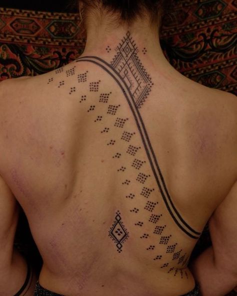 South Asian Tattoo Design, Body Concept Tattoo, Uli Tattoo, Bedouin Tattoo, Batok Tattoo Design, Mayan Tattoos For Women, Back Neck Tattoos Women, Ornamental Back Tattoo Women, Pinoy Tattoo