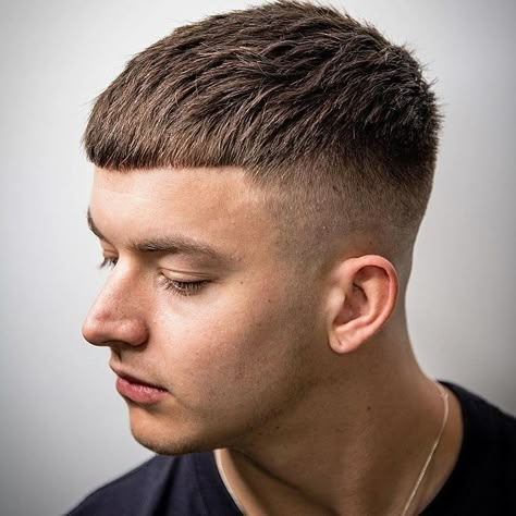 Ceasar Haircuts For Men, Crop Haircut Short Women, Fresh Crop Hair, 2x3 Haircut For Men, Medium Short Hair Styles Men, Haircut For Small Hair, Small Haircut For Men, Fresh Haircuts For Men, Short Straight Hairstyles Men