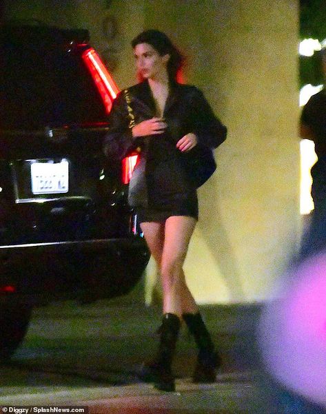 Kendall Jenner Papparazi, Kendall Jenner Paparazzi Aesthetic, Kendall Paparazzi Photos, Cute Paparazzi Photos, Paparazzi Aesthetic Photos, Celebrity Paparazzi Aesthetic, Celebrity Paparazzi Pictures, Paparazzi Photos Celebrity, Paparazzi Photos Aesthetic