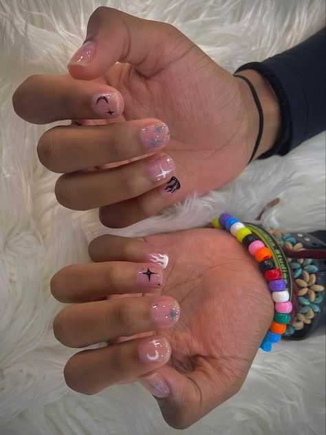 Nail Ideas Painted Short, Black And White Manicure Short, Star Nails For Men, Guy Acrylic Nails, Male Nail Paint, Painted Nails On Guys, Guy Nails Ideas, Mens Acrylic Nails Short, Men Nail Paint