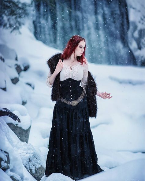 Revena on Instagram: “Photographer: @wikingart #photoshoot #photosession #nordic #nordicinspiration #vikings #pagan #valkiria #waterfall #snow #winterstory…” Witchy Winter, Gothic Winter, Corset Costumes, Gothic Girl, Goth Boy, Winter Photoshoot, Winter Photo, Medieval Dress, Fantasy Costumes