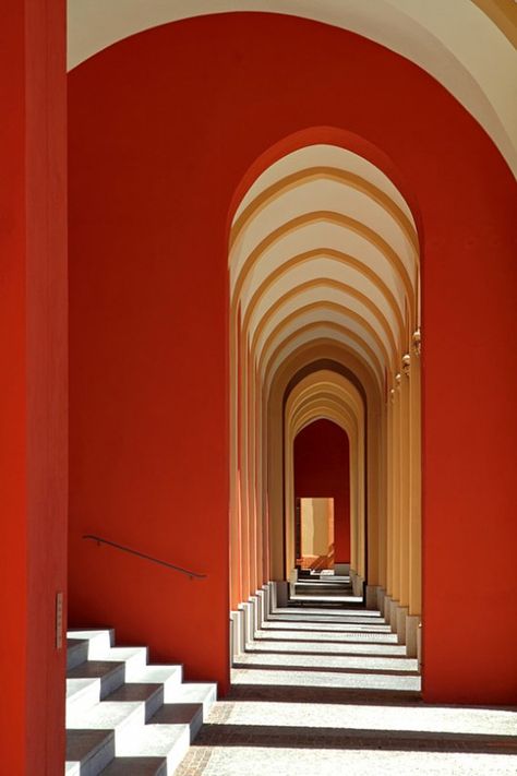 Foto Scale, Rome Architecture, Canvas Gallery Wall, Red Images, Red Walls, Doors And Windows, White And Red, Art And Architecture, Architecture Photography