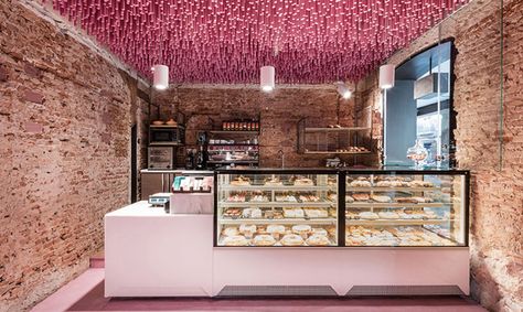 Striking Spaces: Pan y Pasteles Pastry Shop Modern Bakery, Modern Cake, Bakery Interior, Up Cake, Timber Roof, Bakery Design, Artistic Installation, Dessert Shop, Retail Design Blog